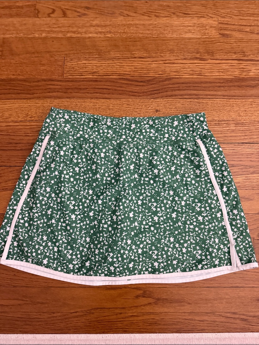 Old Navy Green Floral Exercise Skort